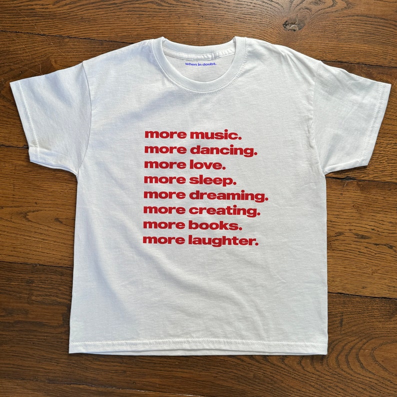 More Music More Dancing T-shir - Women'S Fashion From The 90S 评论和价格